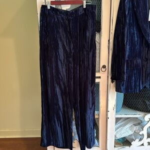 Tibi crinkle velvet Stella wide leg pants in navy, size 10, NWT, $150